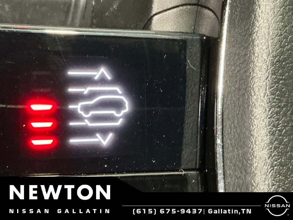 Used 2024 Jeep Grand Cherokee Summit AWD/4WD image 9