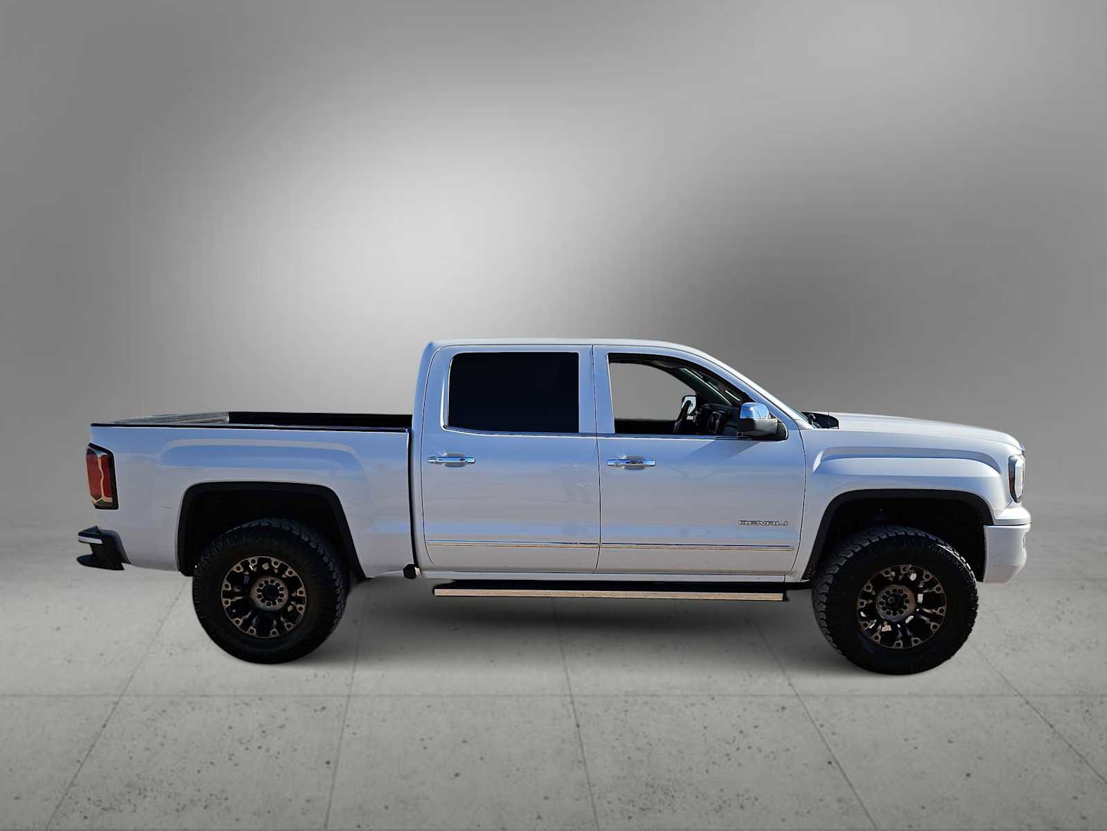 Used 2018 GMC Sierra 1500 Denali w/ Denali Ultimate Package image 9