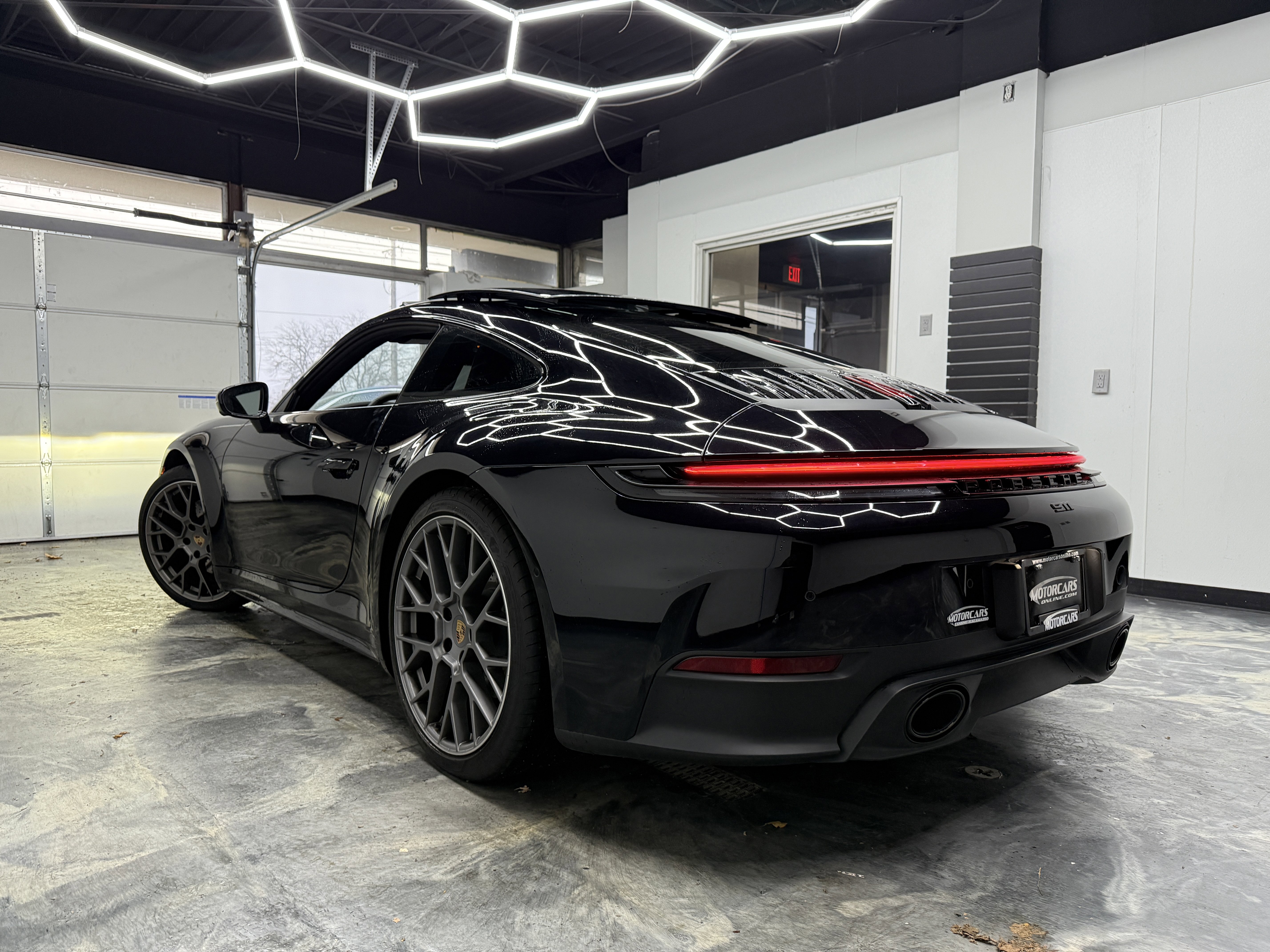 Used 2025 Porsche 911 Carrera image 3