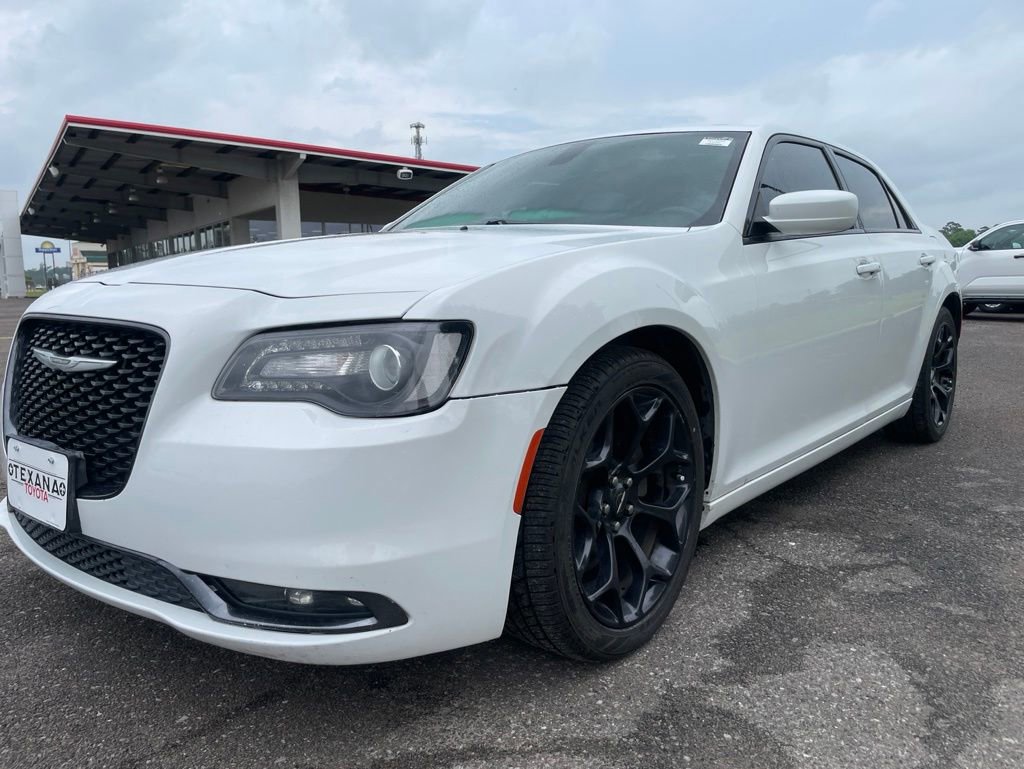 Used 2019 Chrysler 300 S RWD image 15