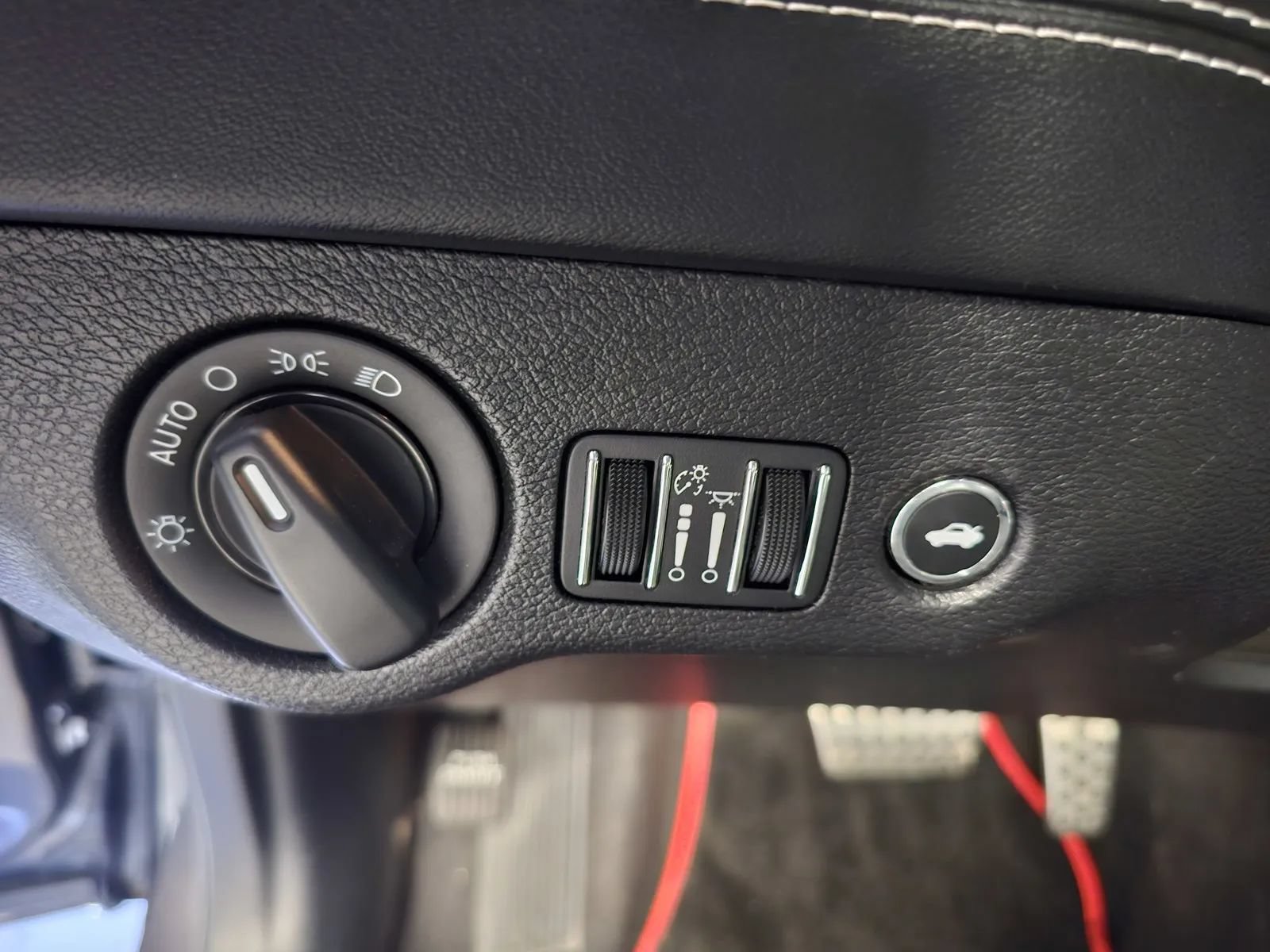 Used 2020 Dodge Charger SRT Hellcat w/ Harman/Kardon Audio Group RWD image 15