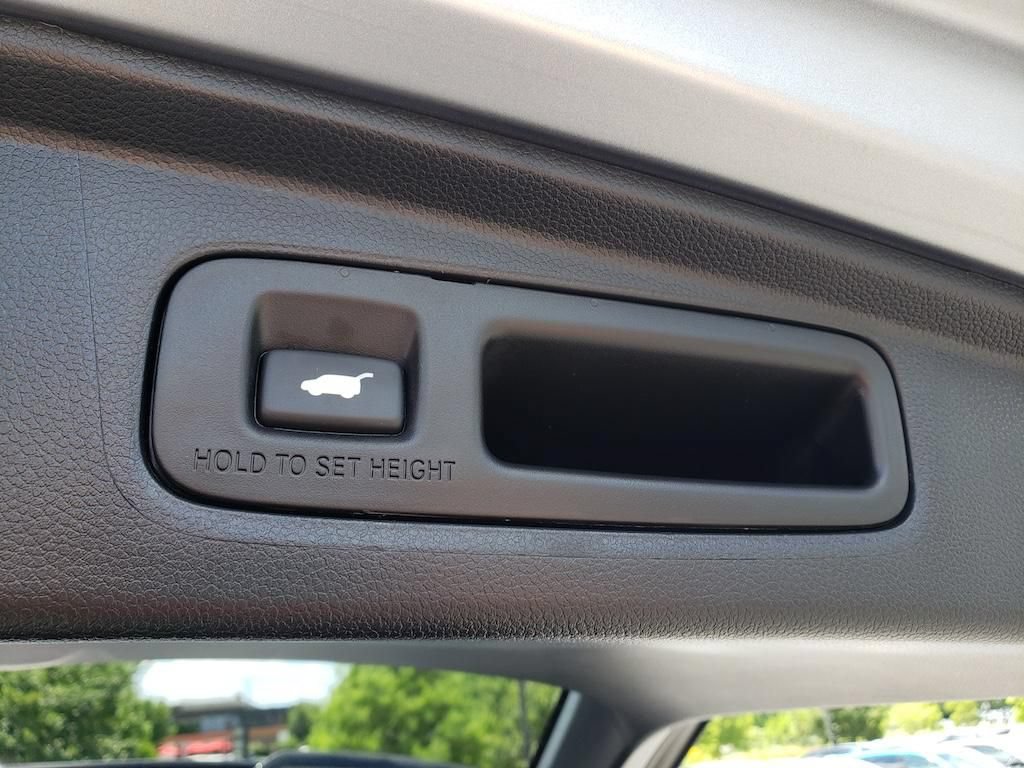 Used 2025 Honda CR-V Sport Touring image 8