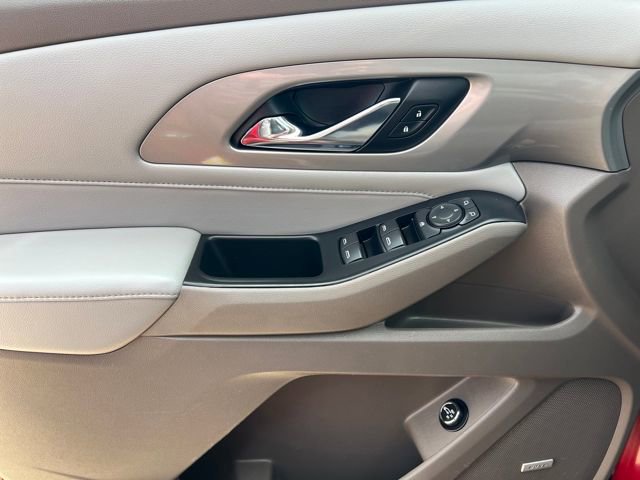 Used 2018 Chevrolet Traverse LT image 24
