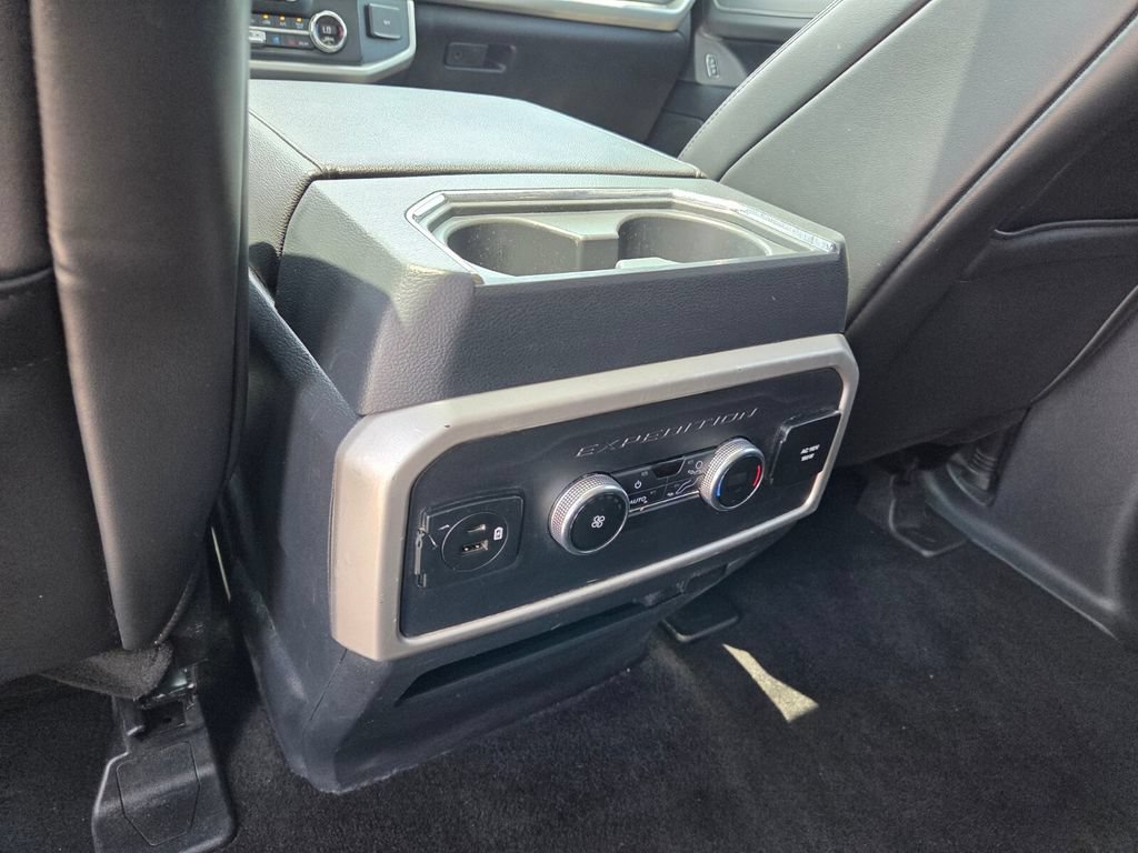 Used 2022 Ford Expedition XLT RWD image 9