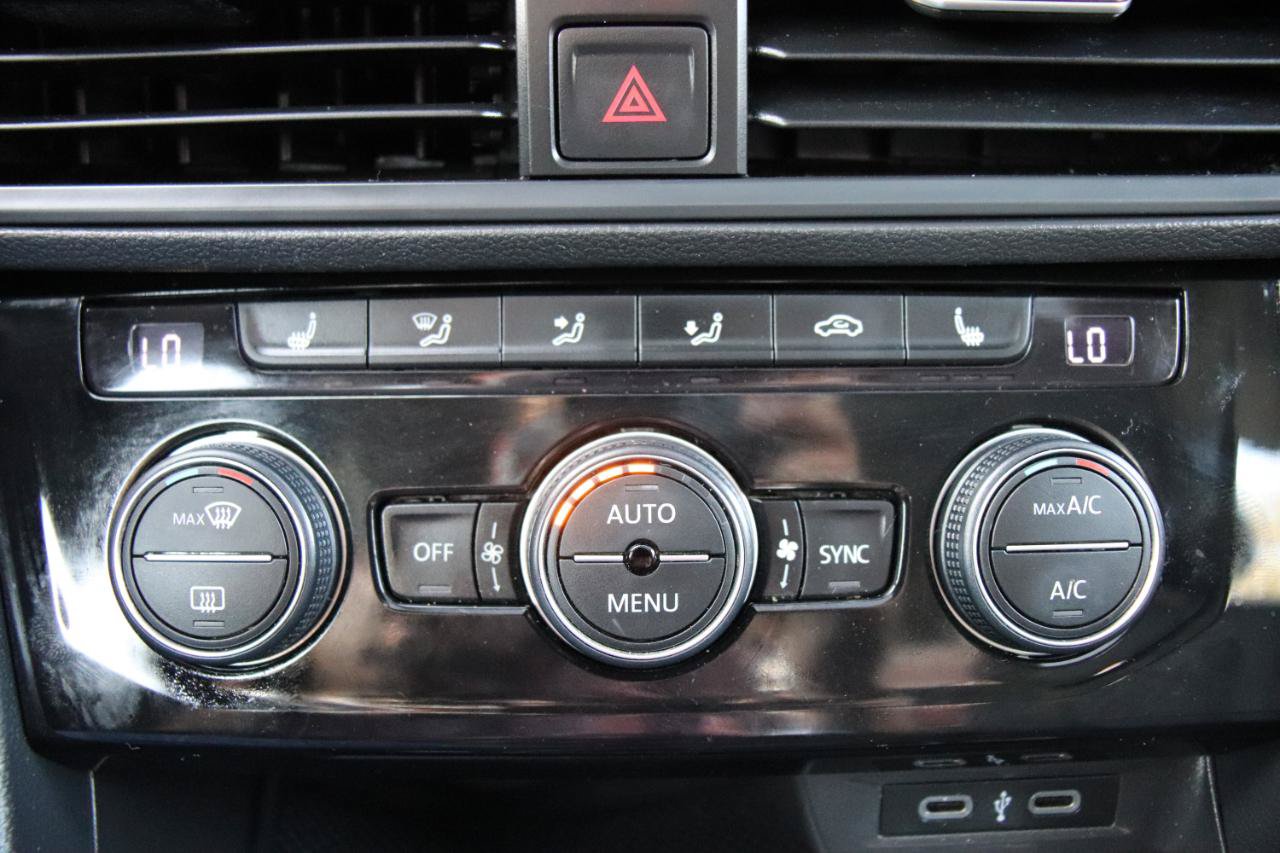 Used 2020 Volkswagen Jetta SE FWD image 32