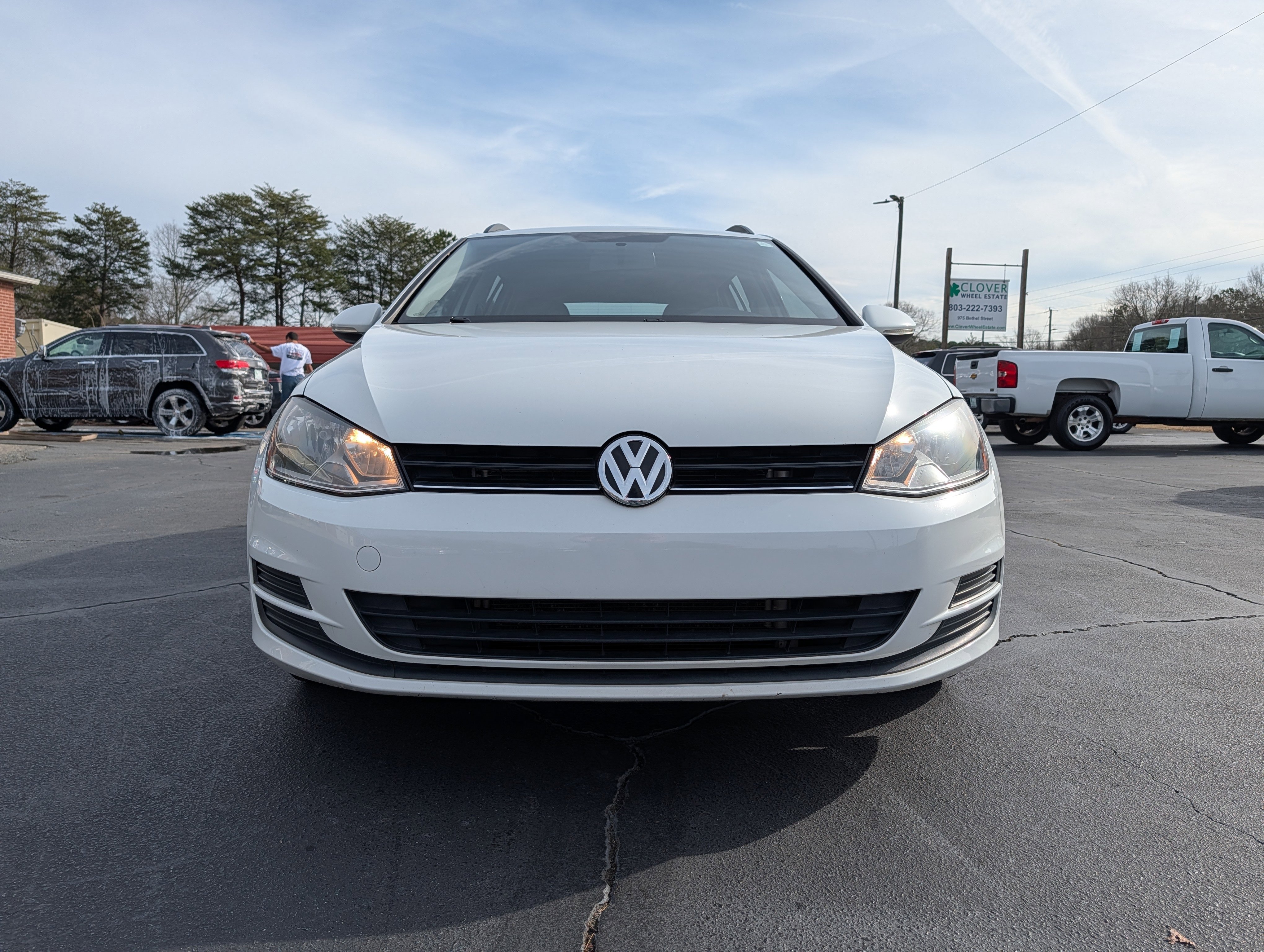Used 2017 Volkswagen Golf S image 3