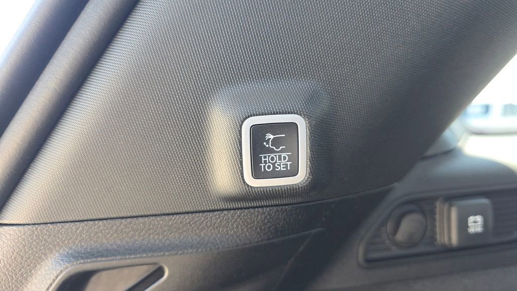 Used 2023 Jeep Grand Cherokee Summit AWD/4WD image 17