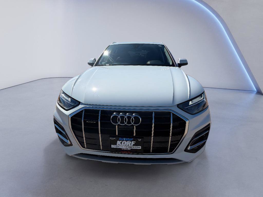 Used 2023 Audi Q5 2.0T Premium Plus w/ Premium Plus Package AWD/4WD image 2