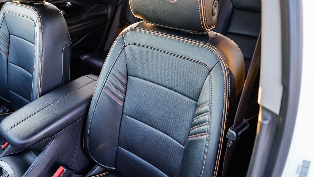 Used 2023 GMC Terrain AT4 image 29