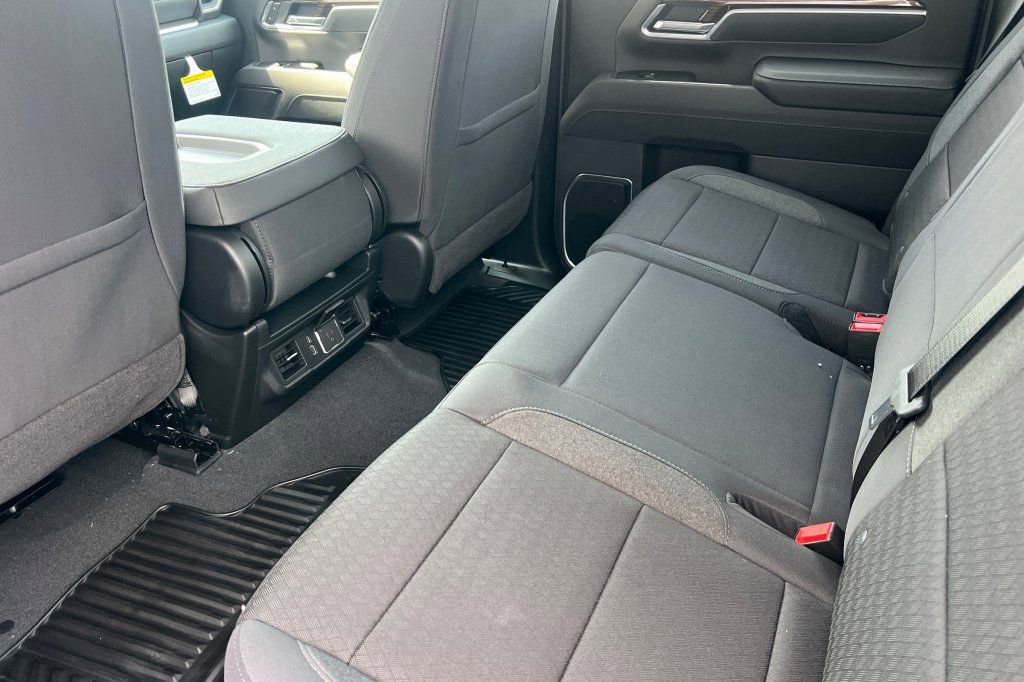New 2026 Chevrolet Silverado 2500 LT w/ All Star Edition AWD/4WD image 9