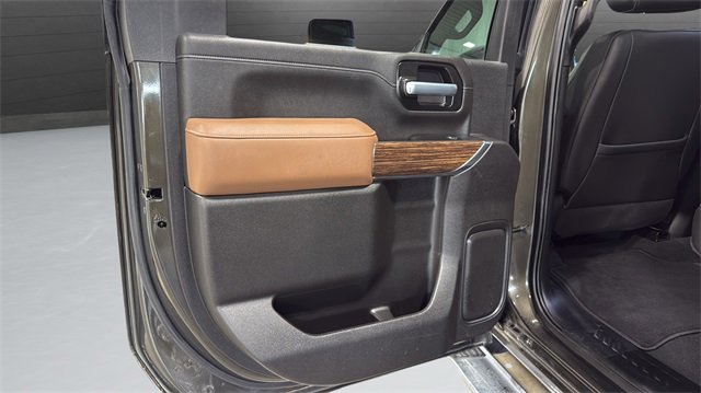 Used 2022 Chevrolet Silverado 3500 High Country w/ Safety Package II image 28