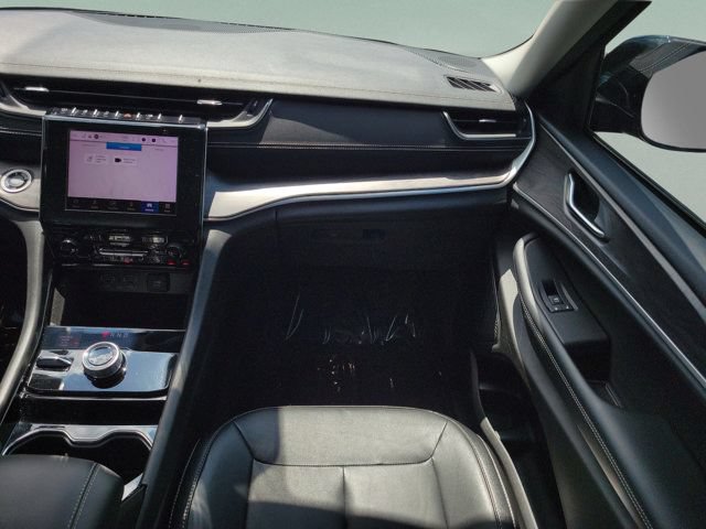 Used 2021 Jeep Grand Cherokee L Limited AWD/4WD image 15