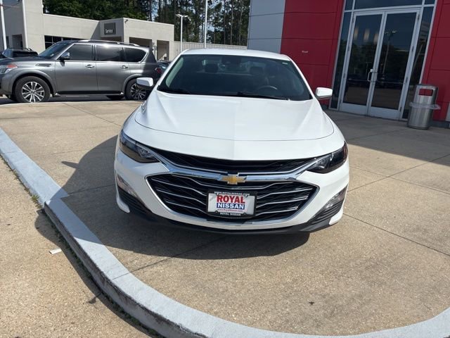 Used 2024 Chevrolet Malibu LT image 2