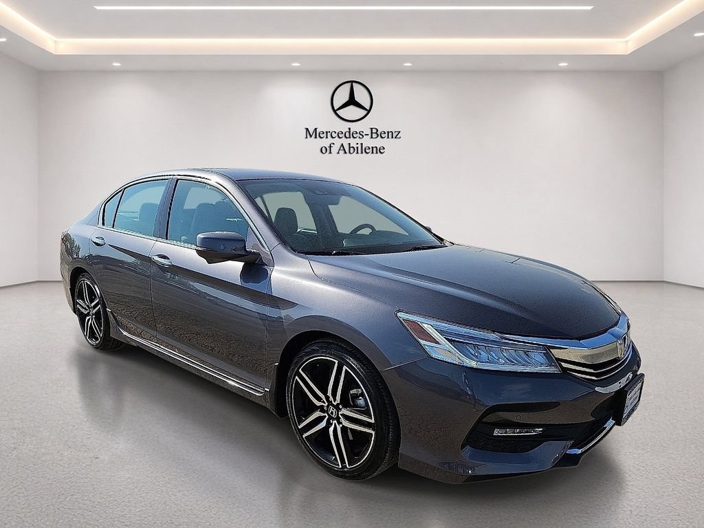 Used 2017 Honda Accord Touring image 10