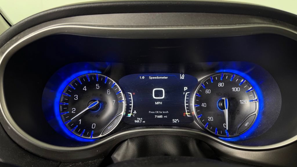 Used 2023 Chrysler Pacifica Touring-L FWD image 20