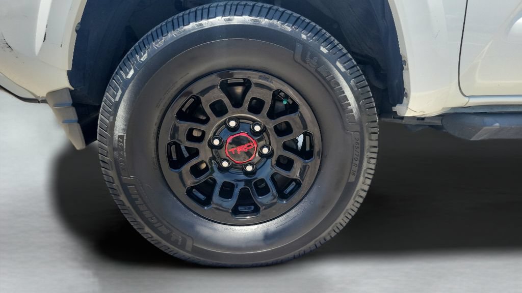 Certified 2021 Toyota Tacoma SR5 AWD/4WD image 24