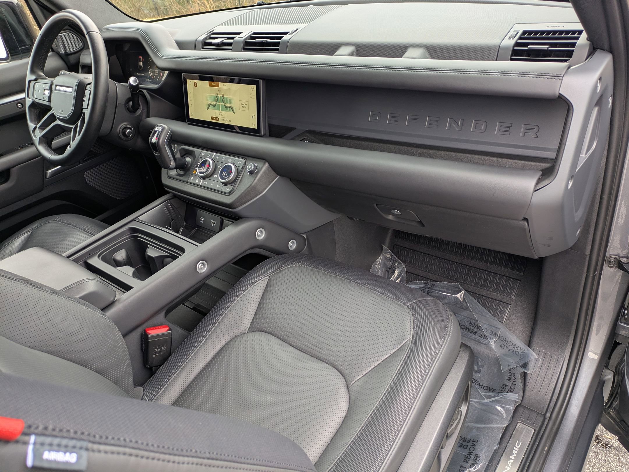 Certified 2024 Land Rover Defender 110 X-Dynamic SE image 29