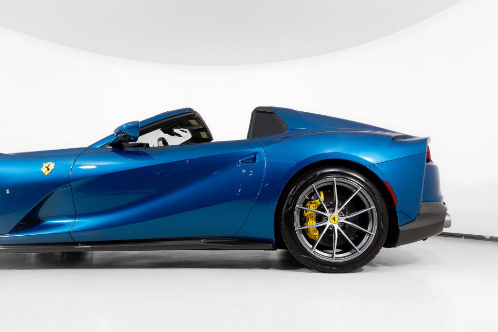 Used 2021 Ferrari 812 GTS RWD image 16