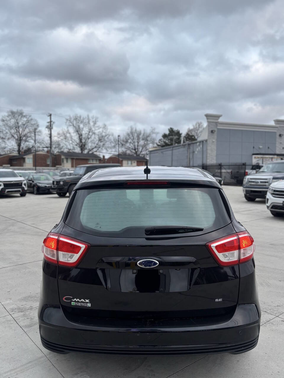 Used 2017 Ford C-MAX Energi SE w/ Equipment Group 401A image 16