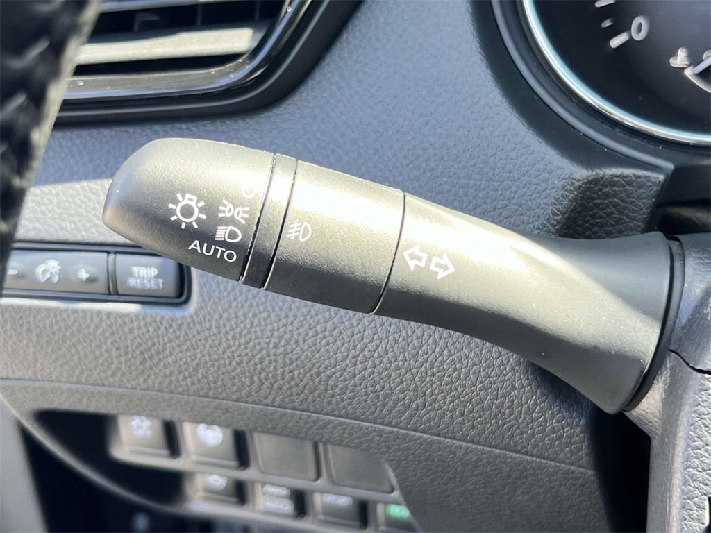 Used 2022 Nissan Rogue Sport SV w/ Technology Package image 21