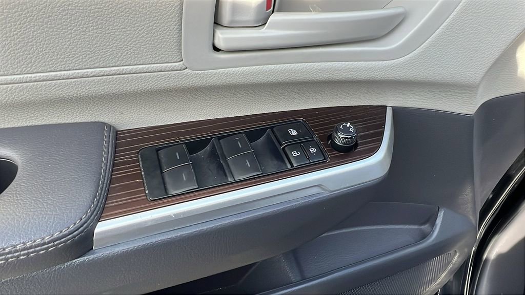 Used 2024 Toyota Sienna LE image 15