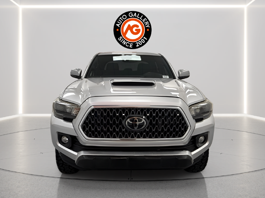 Used 2019 Toyota Tacoma TRD Sport w/ Technology Package AWD/4WD image 2