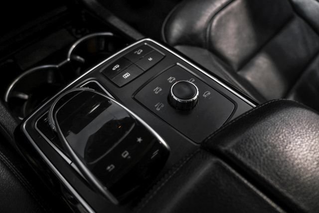 Used 2017 Mercedes-Benz GLS 550 4MATIC image 30