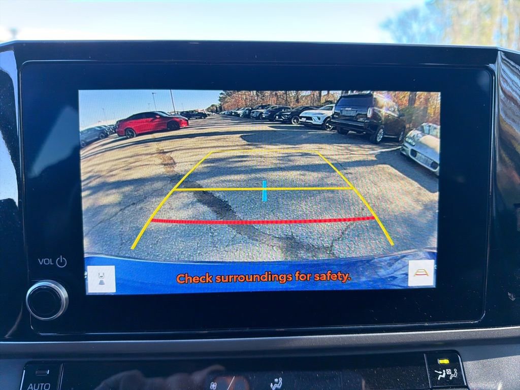 Used 2025 Toyota Camry LE image 19