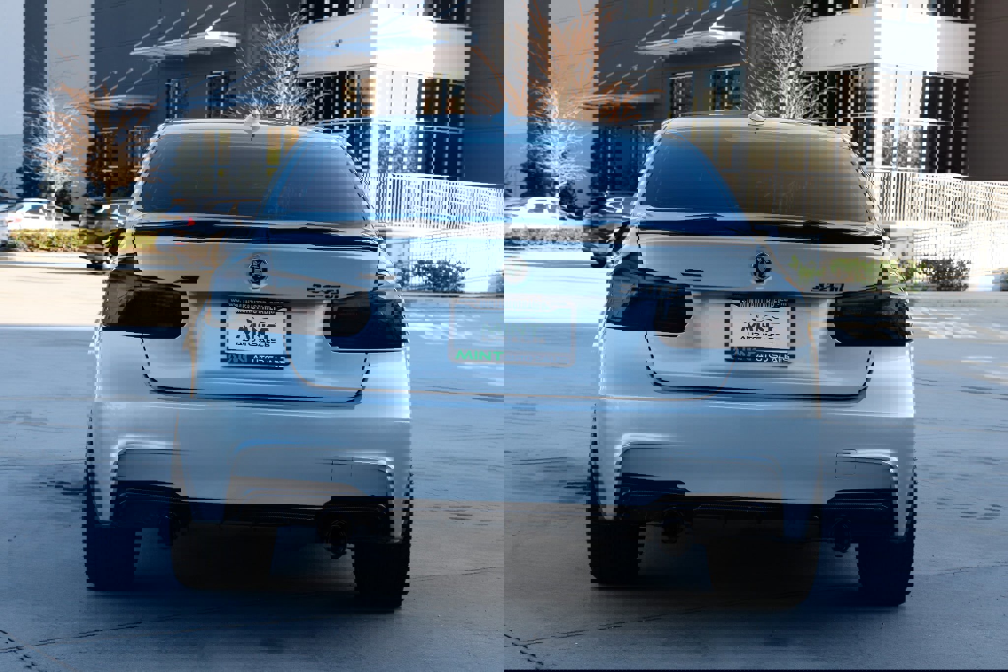 Used 2018 BMW 340i xDrive Sedan w/ Premium Package image 12