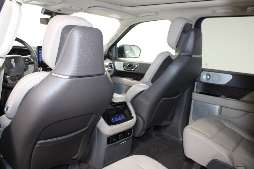 Used 2023 Lincoln Navigator Reserve AWD/4WD image 29