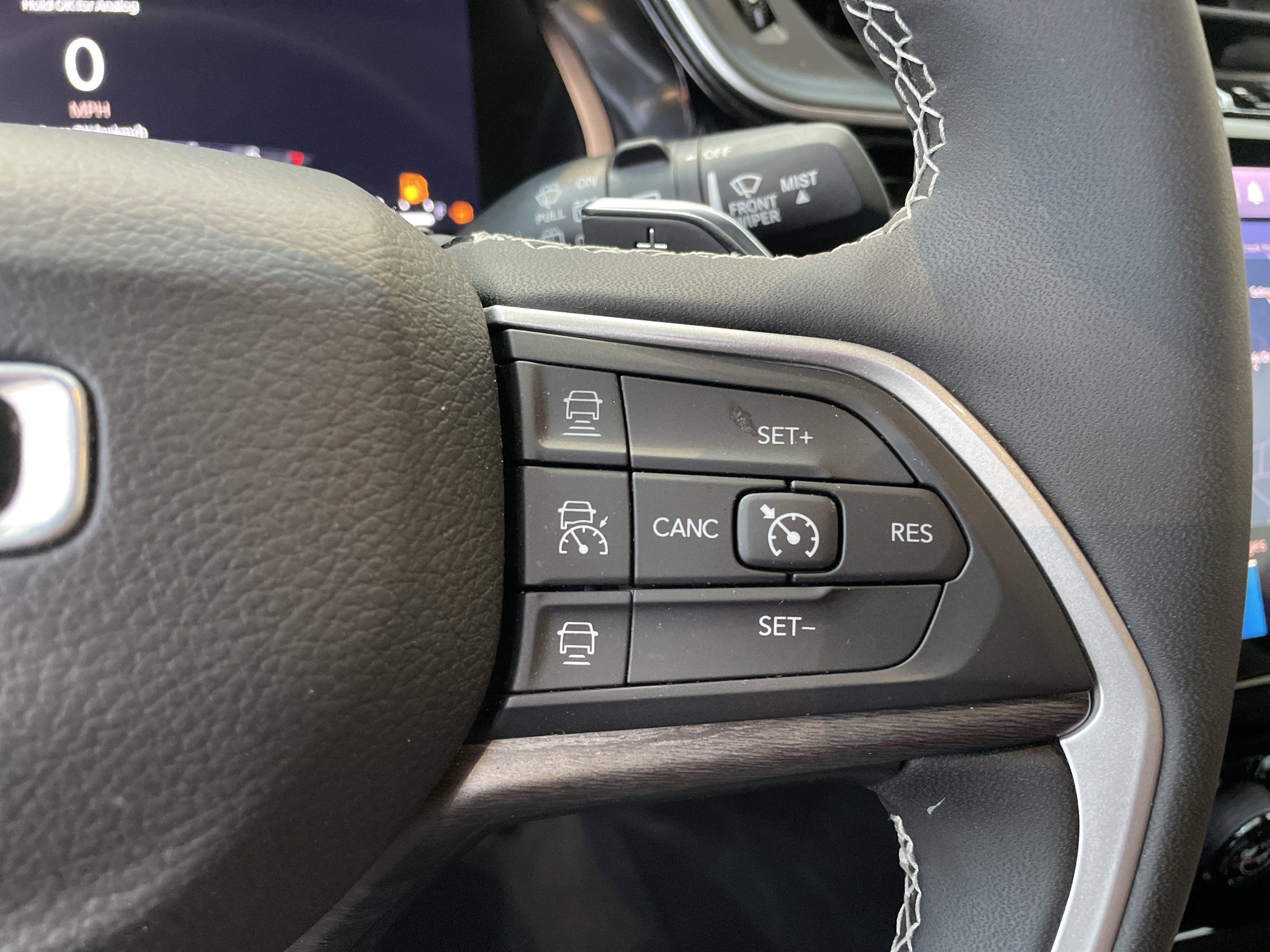 Used 2023 Jeep Grand Cherokee Limited AWD/4WD image 21