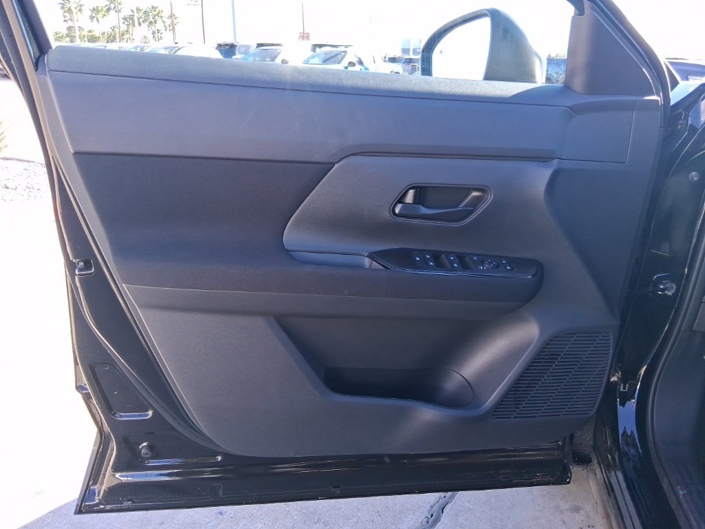 New 2026 Nissan Kicks S image 18