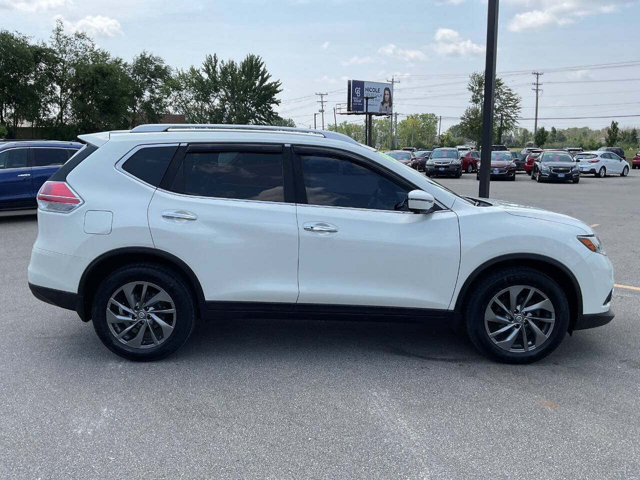 Used 2016 Nissan Rogue SL FWD image 9