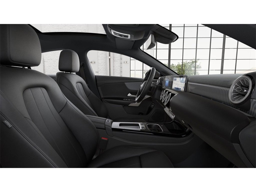 Used 2025 Mercedes-Benz CLA 250 4MATIC image 4