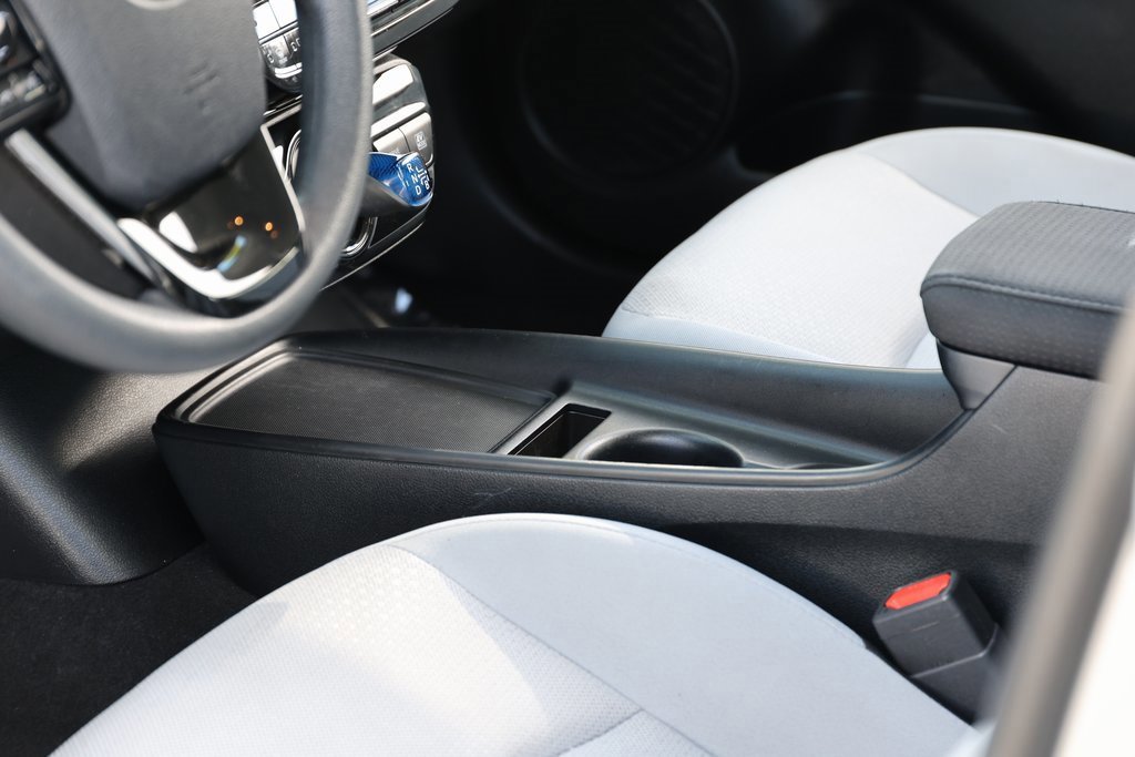 Certified 2022 Toyota Prius LE image 15