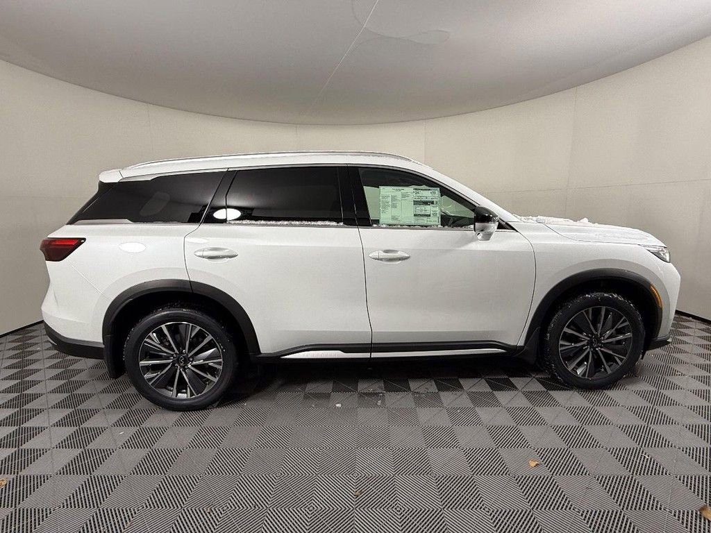 New 2026 INFINITI QX60 Luxe w/ Cargo Package image 2