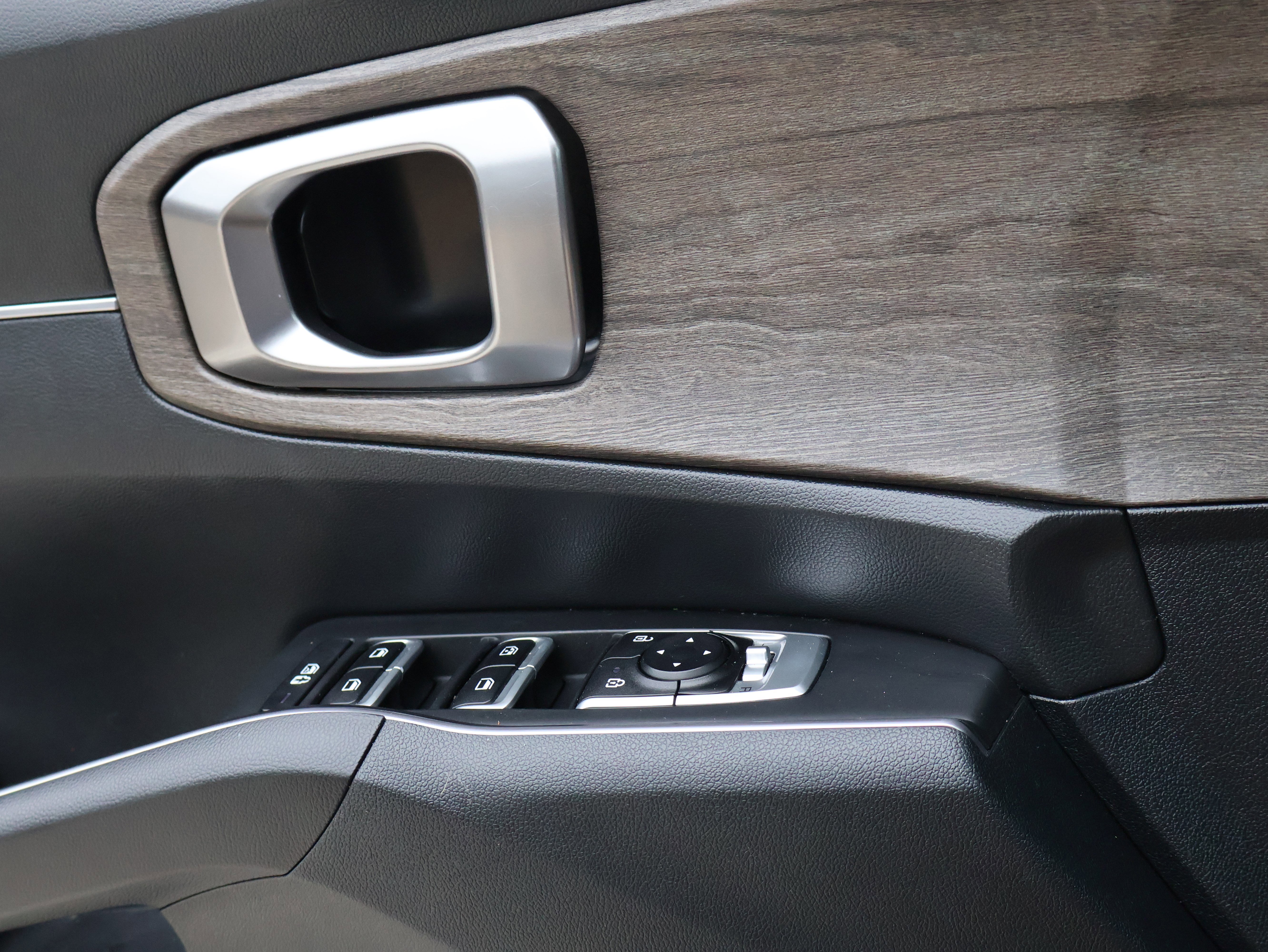 Used 2023 Kia Sorento X-Line EX image 45