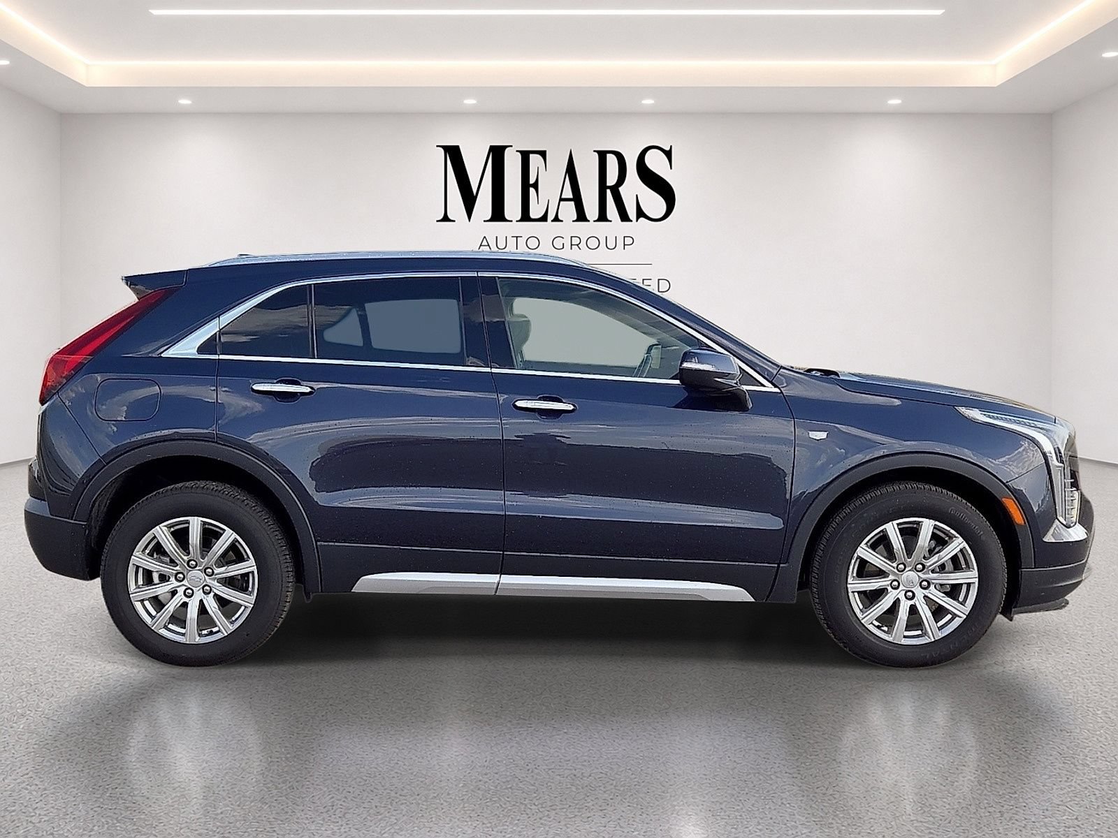 Used 2023 Cadillac XT4 Premium Luxury AWD/4WD image 6