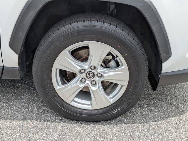 Used 2021 Toyota RAV4 XLE FWD image 11