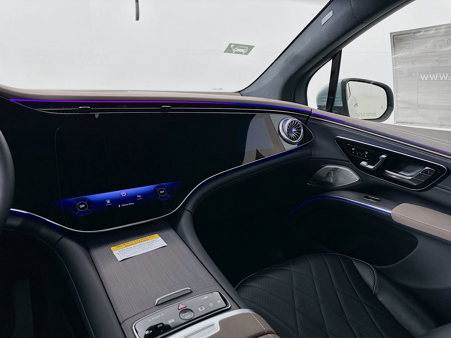 New 2026 Mercedes-Benz EQS 550 4MATIC SUV image 26