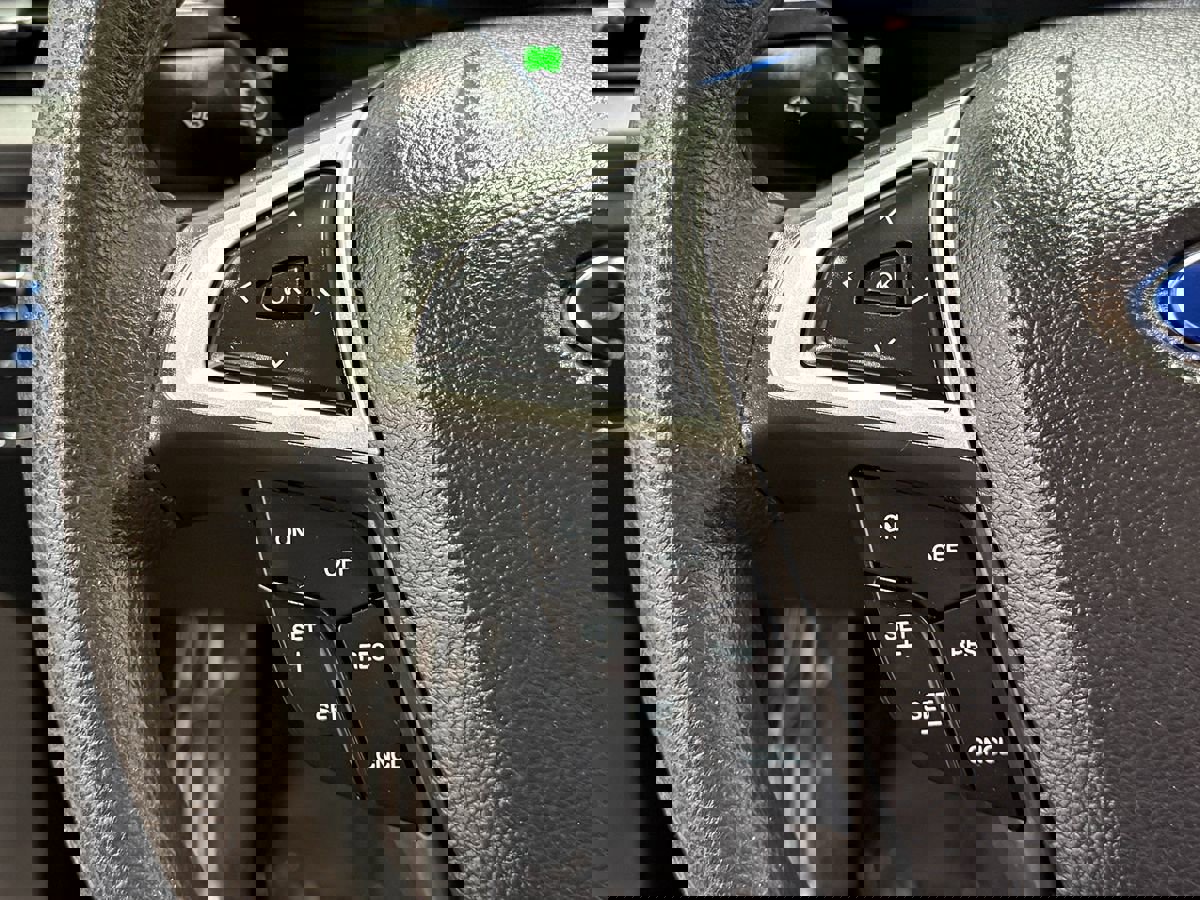 Used 2014 Ford Fusion SE FWD image 16