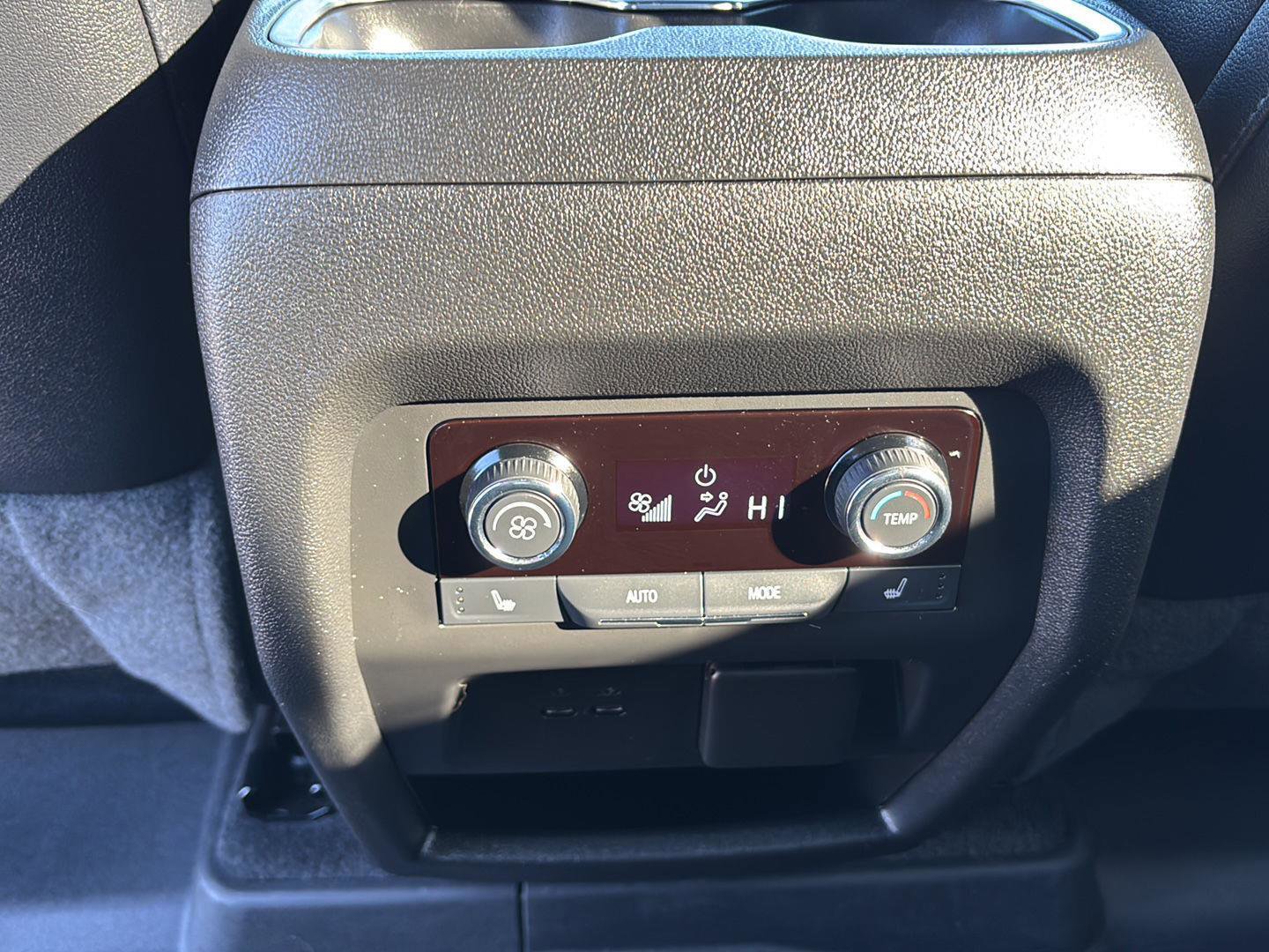 Used 2025 Chevrolet Traverse RS w/ LPO, Floor Liner Package image 20