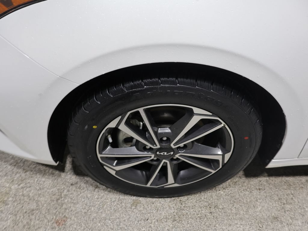 Used 2024 Kia Forte LXS FWD image 9