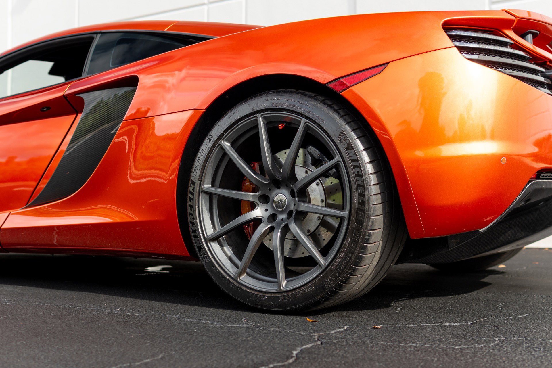 Used 2013 McLaren MP4-12C image 25