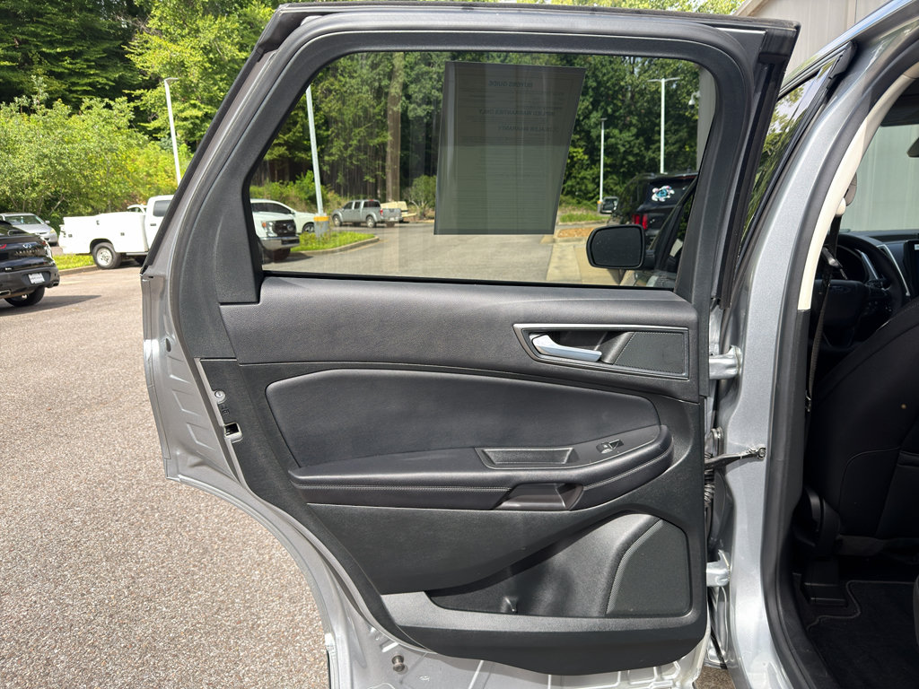 Used 2022 Ford Edge SE AWD/4WD image 12