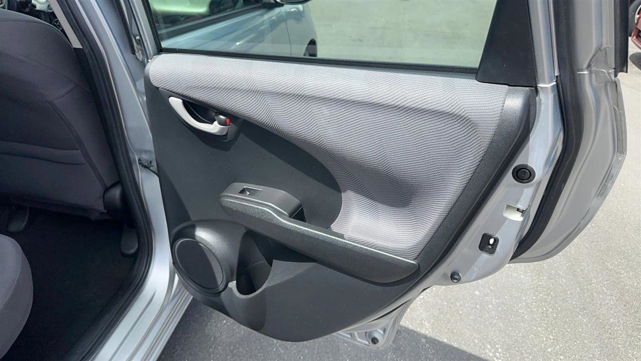 Used 2013 Honda Fit image 32