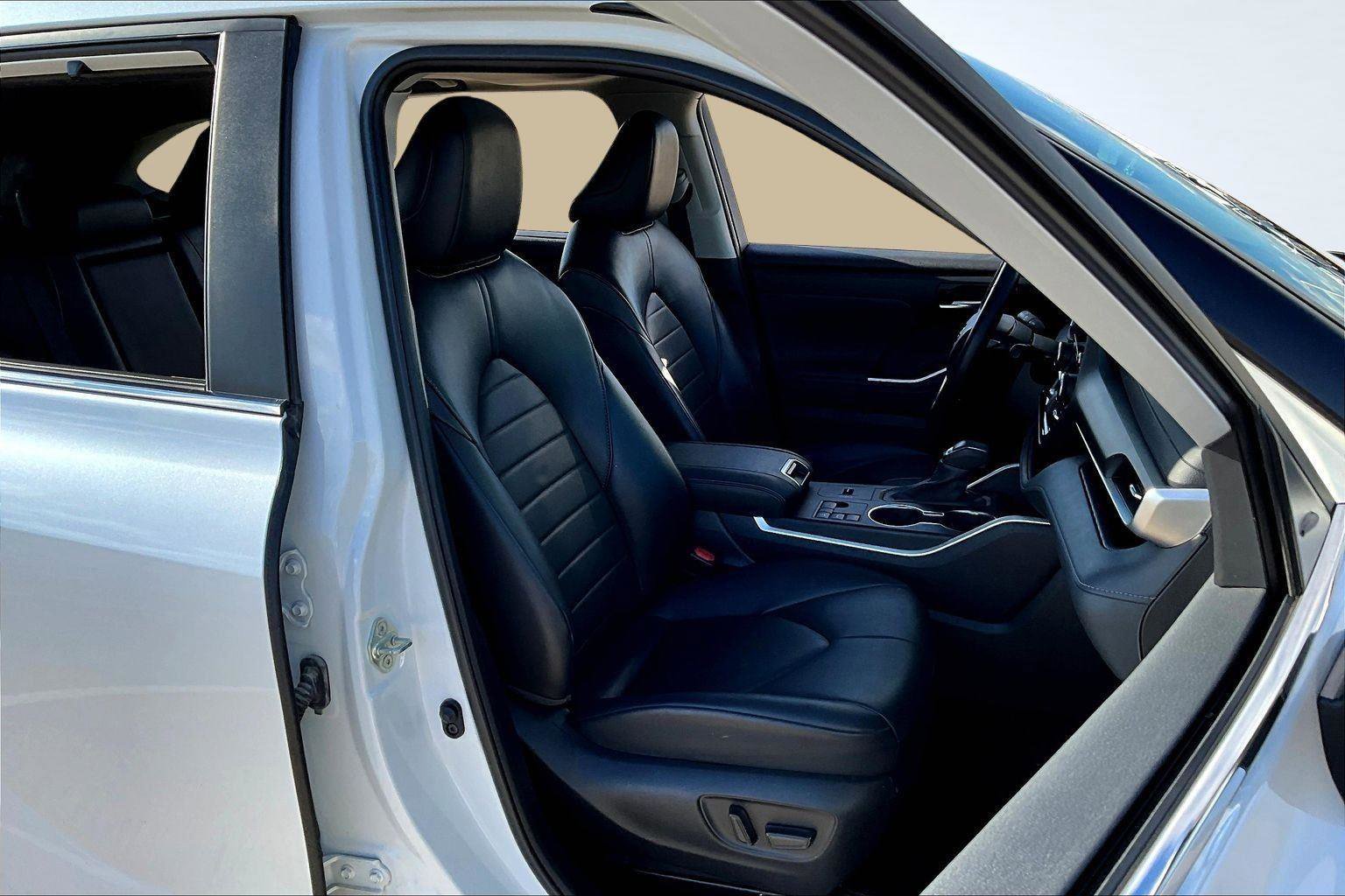 Used 2023 Toyota Highlander XLE image 7