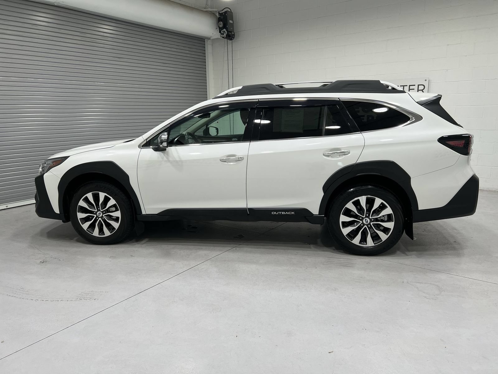 Used 2025 Subaru Outback Touring AWD/4WD image 5