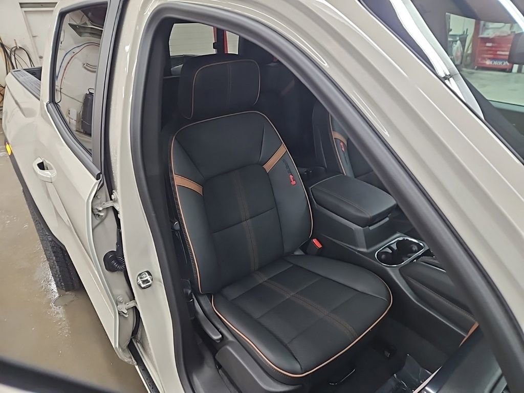 New 2026 GMC Canyon AT4 AWD/4WD image 35