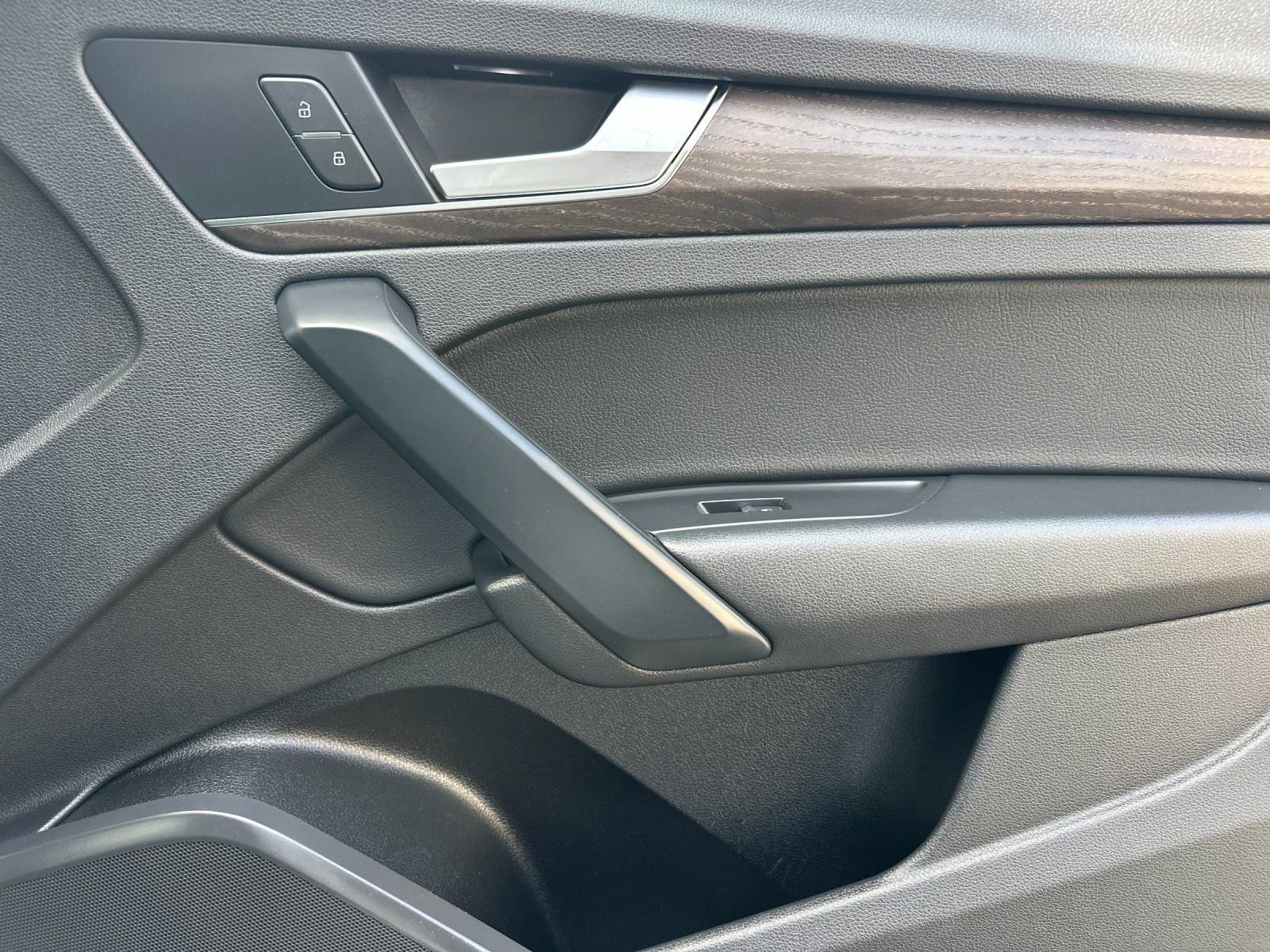 Used 2020 Audi Q5 2.0T Premium w/ Convenience Package image 20